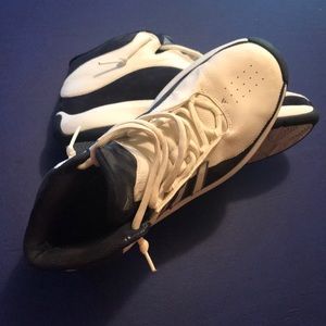 Men’s court shoes
